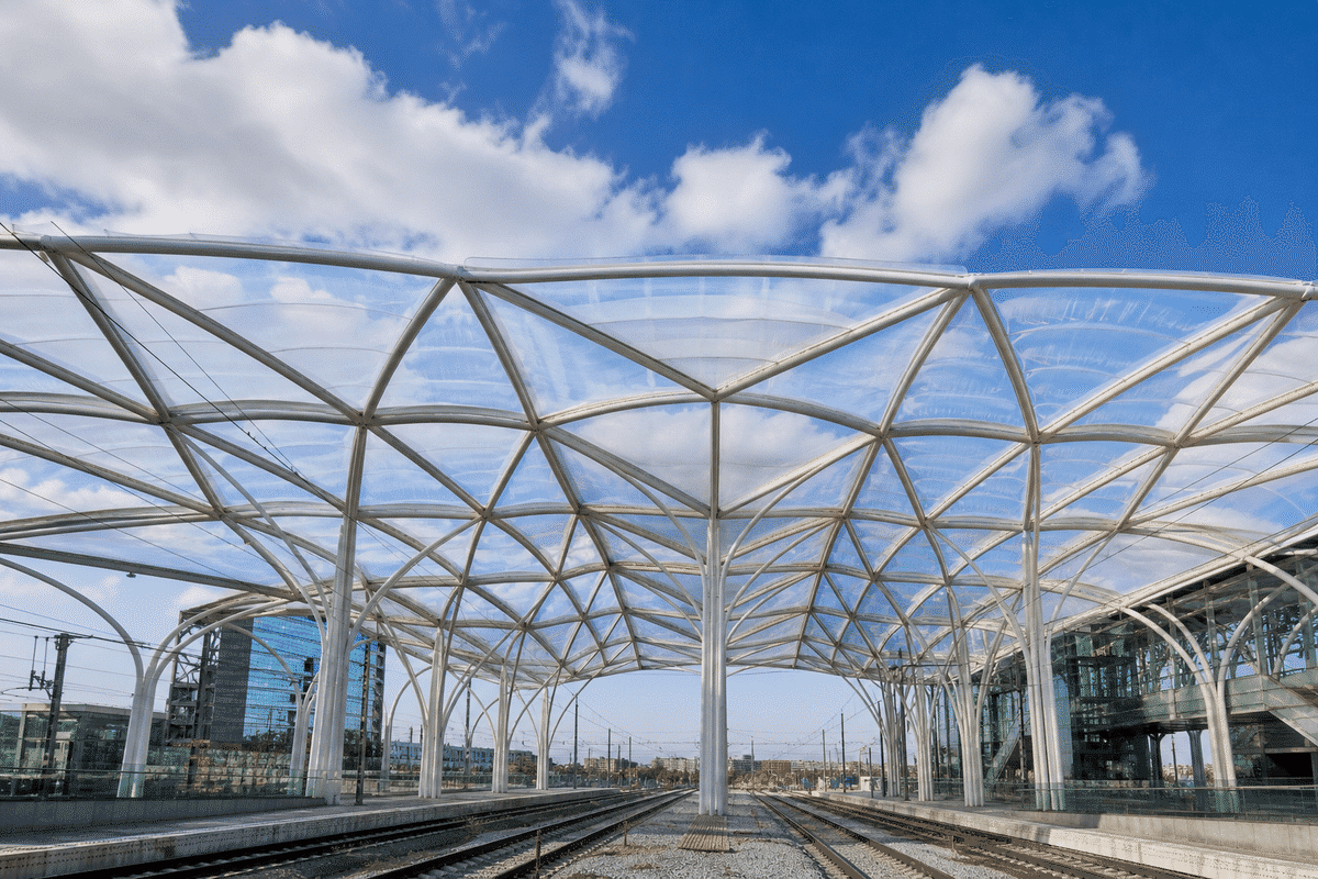 University atrium with mixed ETFE cushion thickness zones